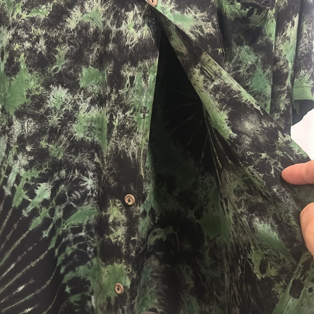 Green and Black Casual Button Down Shirt with Abstract Pattern - Picture 6 of 6